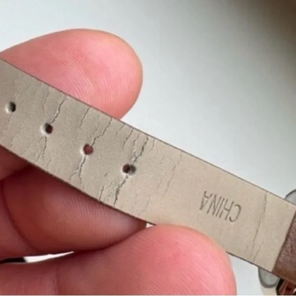 Vintage Winnie the Pooh Watch - Picture 4 of 5